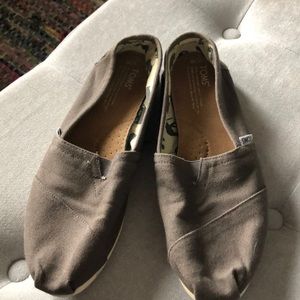 Women’s Toms